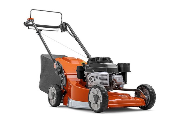 location-tonte-entretien-gazon-tondeuse-conducteur-marchant-husqvarna