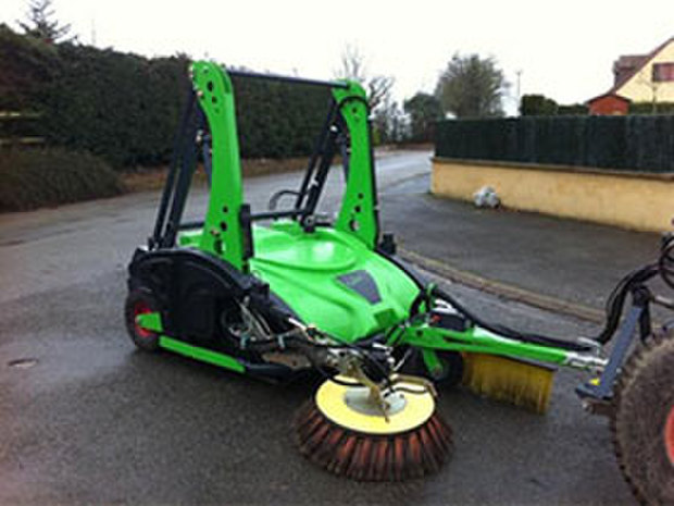 nettoyage-desherbage-nettoyeuse-ballayeuse-servimac